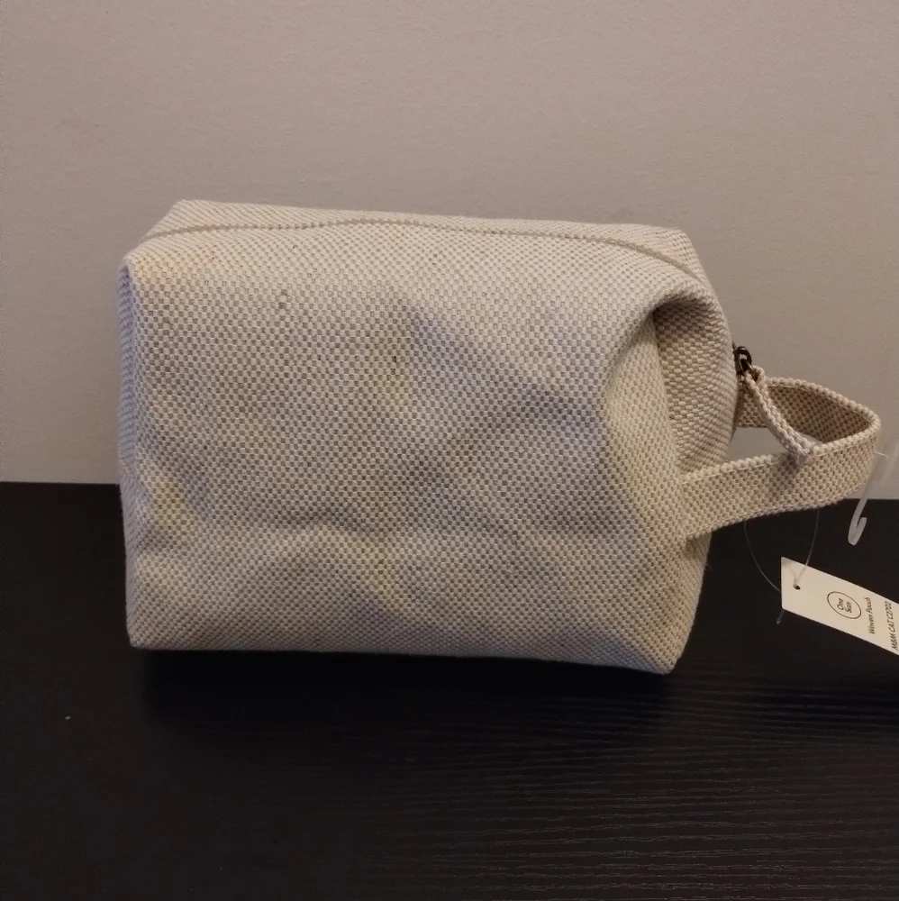 No Boundaries Cream and Blue Women's Woven Travel Toiletry Beach Bag NWT